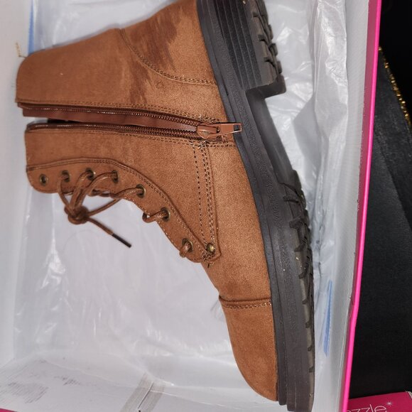 Comfy, Sport Vintage Booties - Picture 9 of 10